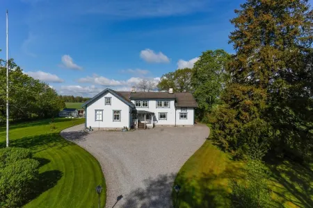 HagbackensGård Bed&Breakfast Отели в г. коммуна Эребру