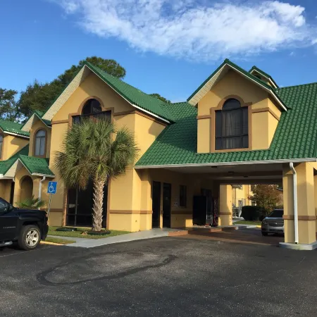 Howard Johnson by Wyndham Dothan