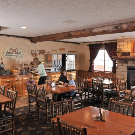 Cedar Creek Hotel Wausau - Rothschild