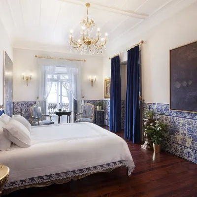 Casa Dell'Arte Club House Hotels near Feira da Ladra