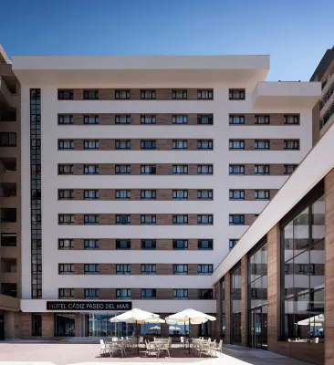 Hotel Cadiz Paseo Del Mar by Melia Các khách sạn gần Yacimiento Arqueologico Gadir
