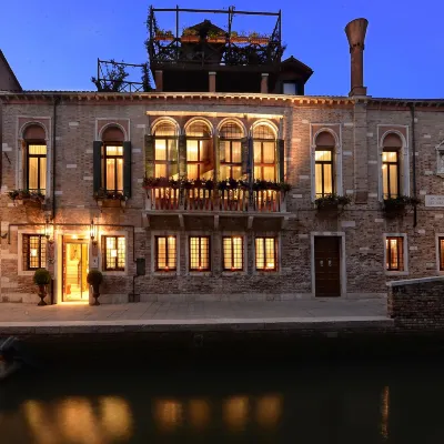 هوتل بالازيتو مادونا Hotels near دورسودورو