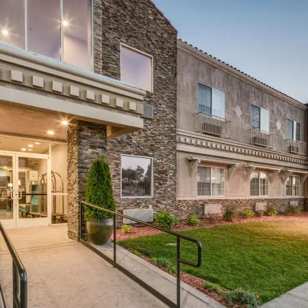 Holiday Inn Express & Suites SANTA CLARA by IHG Отели рядом с достопримечательностью «Сантана Роу»