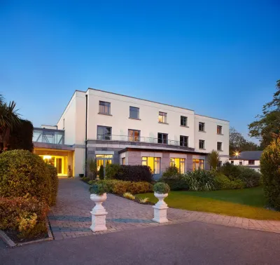 Shamrock Lodge Hotel Hotels near River Shannon