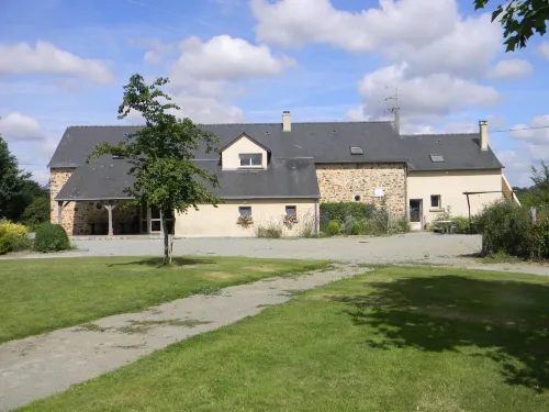 Domaine des Mille Oiseaux Hotels in Château-Gontier