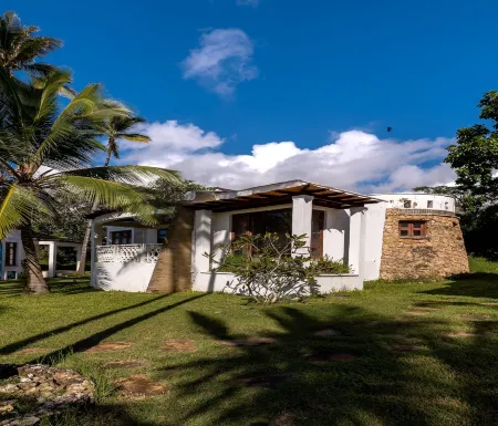 Hillpark Amare Resort Отели в г. Тиви