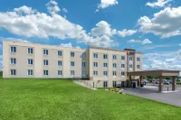 Comfort Inn & Suites Hotels near Lennox and Addington Dark Sky Viewing Area