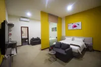 Green Rose Hotel