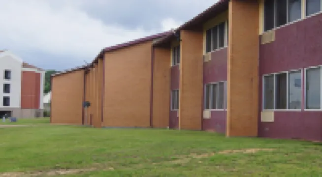 Holiday Lodge & Suites