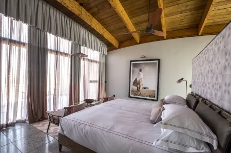 The Desert Grace Отели в г. Сезрим