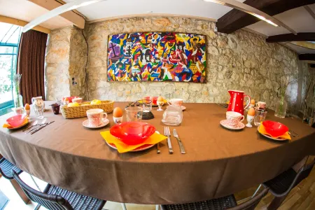 Moulin d'Entre les Roches Отели в г. Бренак