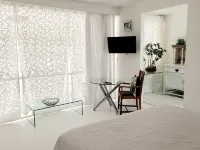 4 on Highworth Apartments and Studios Hotels in 