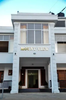 Mount View Hotel Hoteles cerca de Uva Management Development Institute