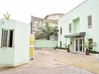 Emerald Cove Hotels near Landmark Serviced Office