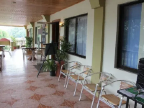 S & C Hotel Suites & Apartment