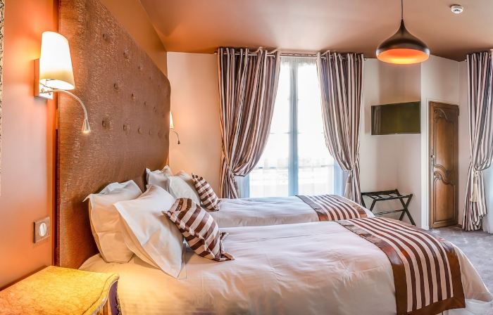 Brit Hotel Privilege Lisieux - la Villa des Arts