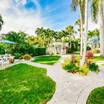 Tropical Breeze Resort