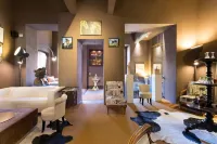 Porcellino Gallery - B&B