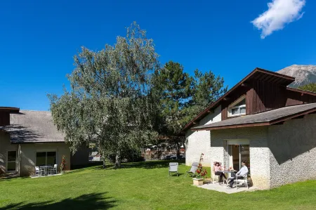 Hôtel & Spa les Bartavelles Отели в г. Понти