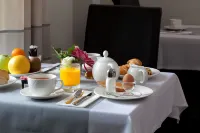 호텔 뷰르지방 슐리-슈흐-르와흐 호텔