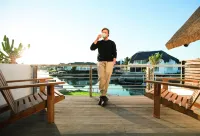 Canal Guest House - Waterfront Luxury B&B - Solar Powered فنادق في Cape St Francis
