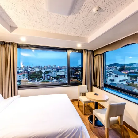 Leslie Hotel Отели рядом с достопримечательностью «Кольватмэул Пансатоп»