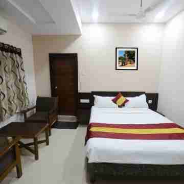 Dwaraka Inn Rooms