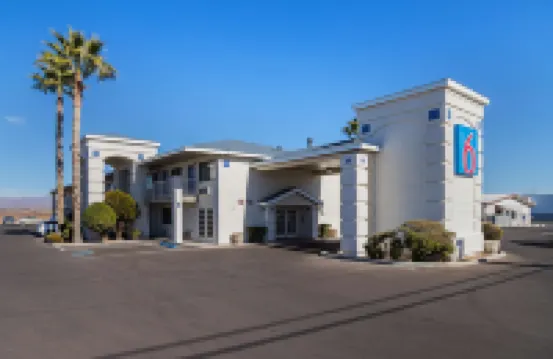 โมเทล 6 แซฟฟอร์ด AZ