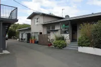 Balmoral Motel Hotels in 