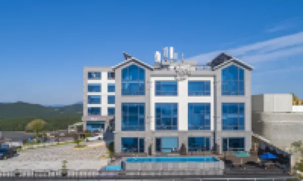 ยอซู ซันเซ็ท โฮสเทล แอนด์ เพนชั่น