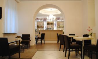 Hotel Fini