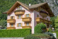 Residence Rio Piccolo Hotels in Molveno