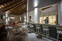 Protea Hotel Oudtshoorn Riempie Estate - ที่มีบาร์