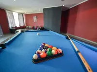 Hotel Shine Palace Отели рядом с достопримечательностью «Станция метро Грмагеле»