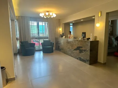 Hotel Farol da Ilha Отели рядом с достопримечательностью «Hercilio Luz Bridge»