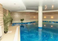 Cosmopolitan Hotel & Wellness - Pools