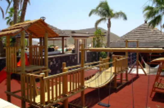 Regency Country Club, Apartments Suites