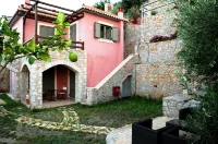 Dio Guesthouses