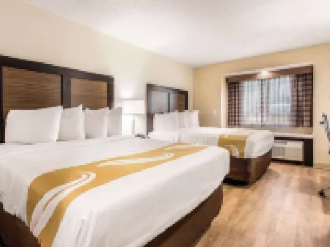 Quality Inn & Suites Myrtle Beach Near Outlets キャロライナ・フォレストのホテル
