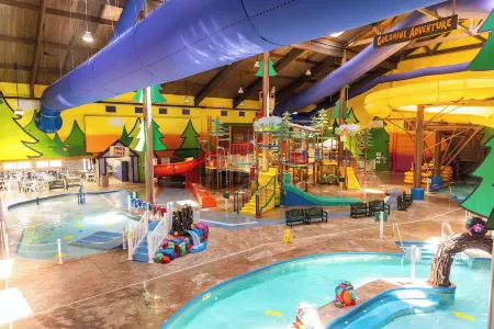 Splash Universe Resort Отели в г. Monroe County