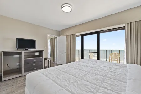 Ocean Crest Inn and Suites