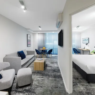 Brady Apartment Hotel Flinders Street Hotels near SEA LIFE Melbourne Aquarium