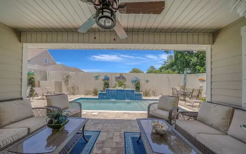Beach House - Paradise on Palm by PHG Hotels in Sunnyside