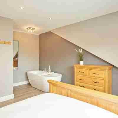 Host & Stay - the Old Jail Barber's Shop Rooms