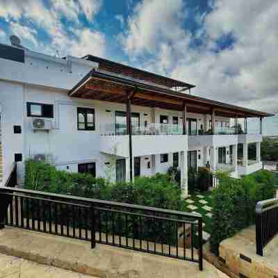 Moshono Hillside Hotel Exterior