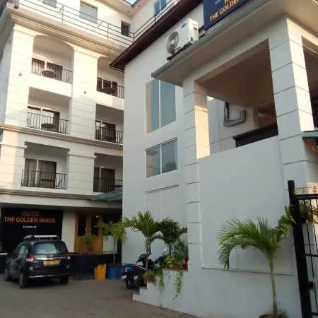 Hotel the Golden Sands, Located on Calangute Main Road