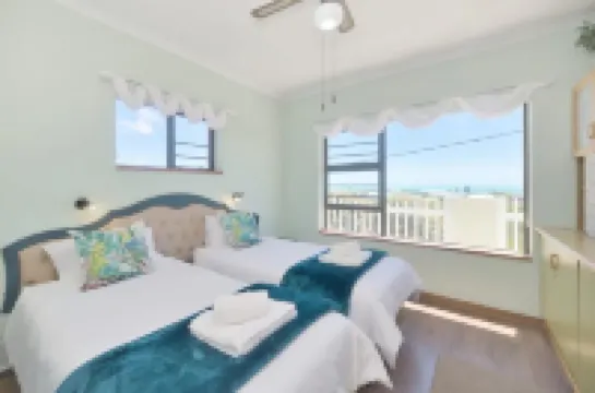 Land's Edge Eco Friendly Cottages and Apartments