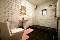 Deluxe Luxurious Room - Pool - Spa - Gym - Parking - 2-Star