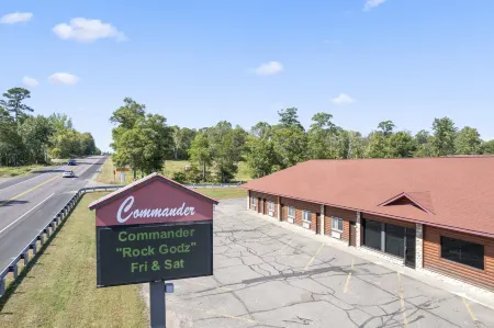 Commander Motel