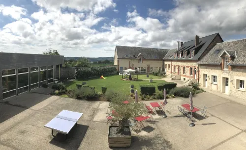 Ferme du Chateau Hotels in Coucy-le-Chateau-Auffrique